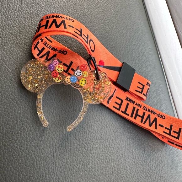 Minnie ears keychain with lanyard - Picture 2 of 2